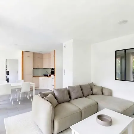 Trocadero - Elegant 2br - Terrace