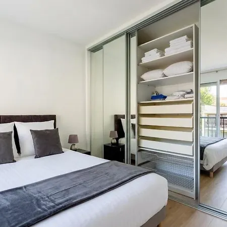 Trocadero - Elegant 2br - Terrace